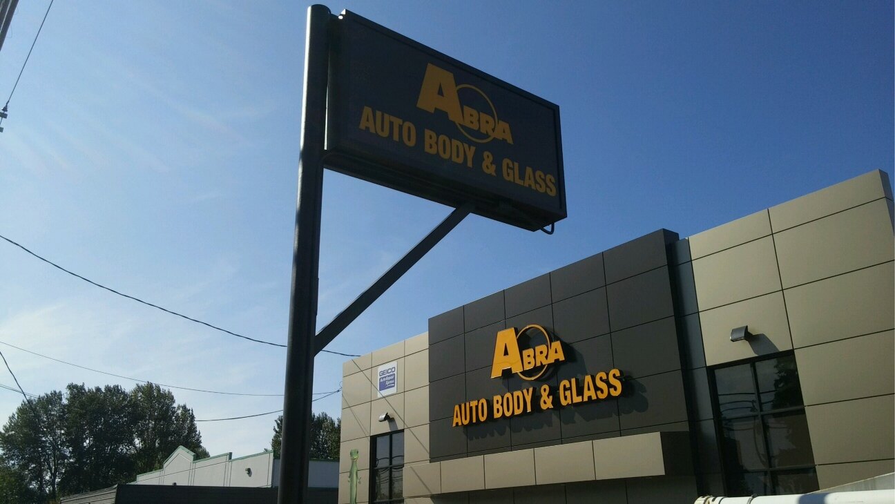 Illuminated sign installation